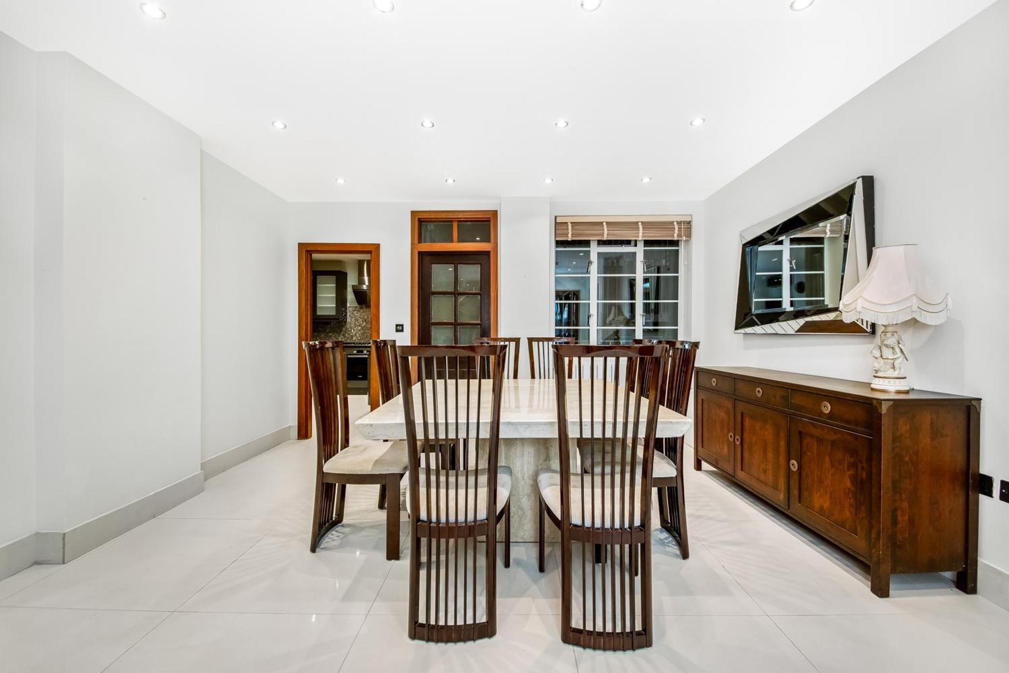 Elegance By The Park Apartment ลอนดอน ภายนอก รูปภาพ