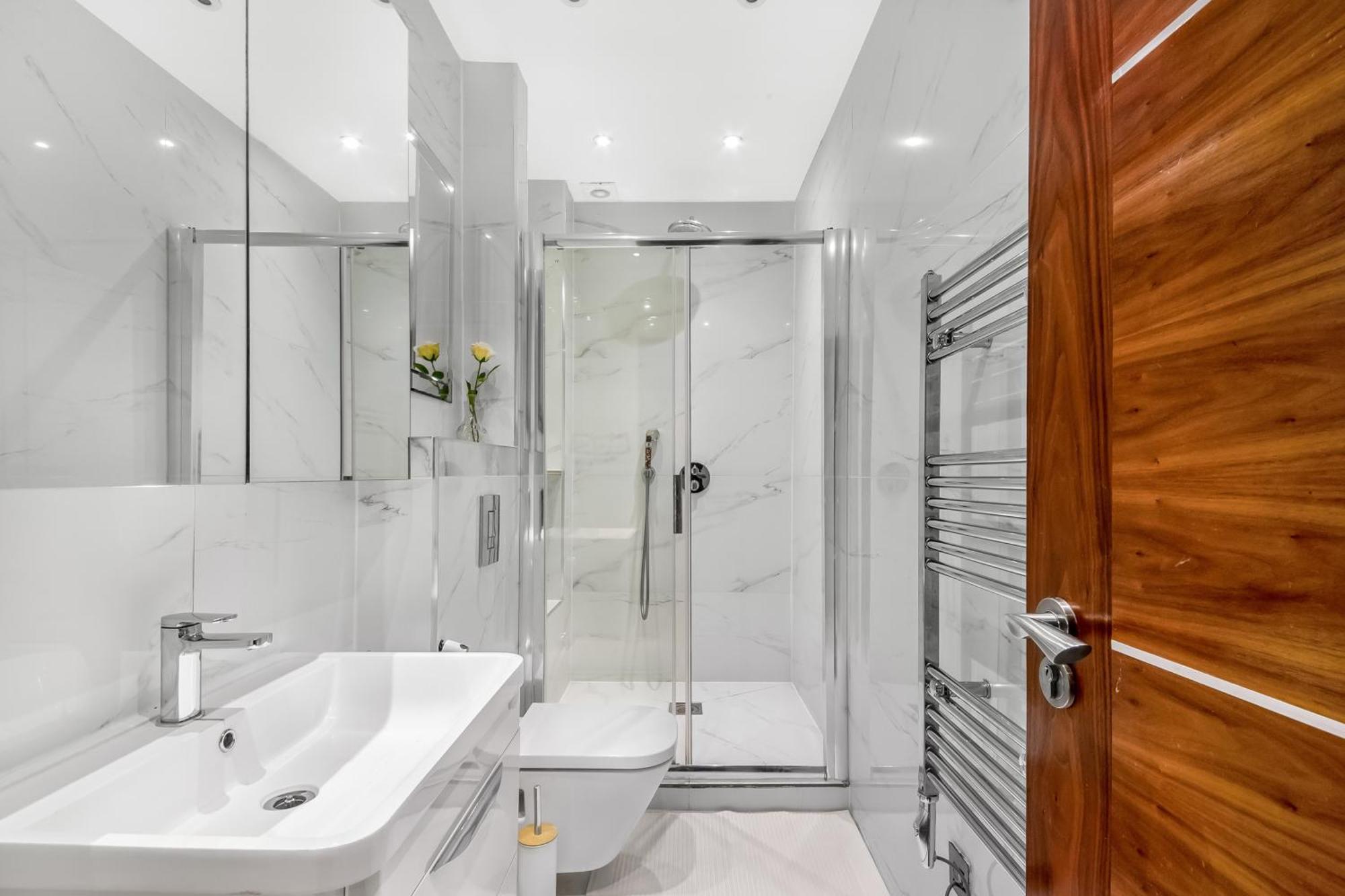 Elegance By The Park Apartment ลอนดอน ภายนอก รูปภาพ